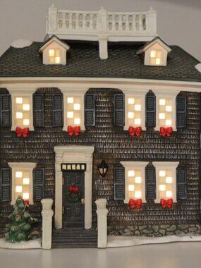 Vintage Heartland Valley Village Deluxe Porcelain Lighted Suburban House Gray